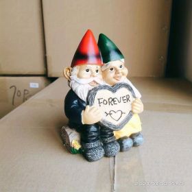 Resin Garden Gnome Couple Statue